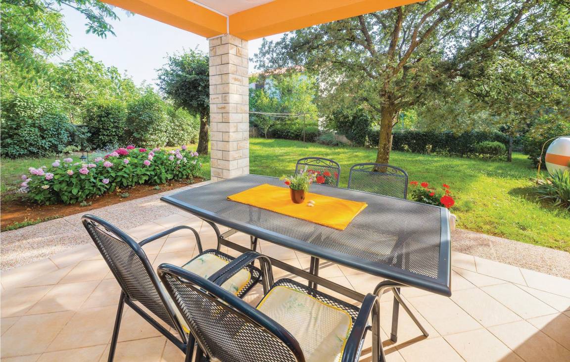 52 M² Apartment ∙ 2 Bedrooms ∙ 4 Guests - Labin