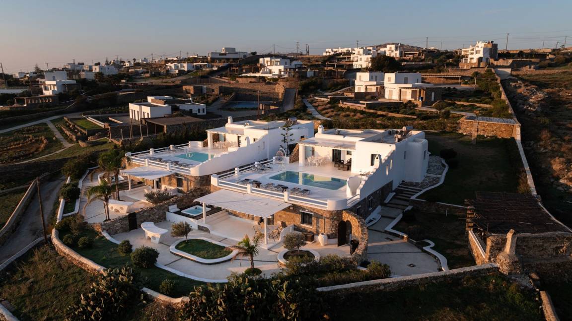 240 M² Apartment ∙ 5 Bedrooms ∙ 10 Guests - Mikonos