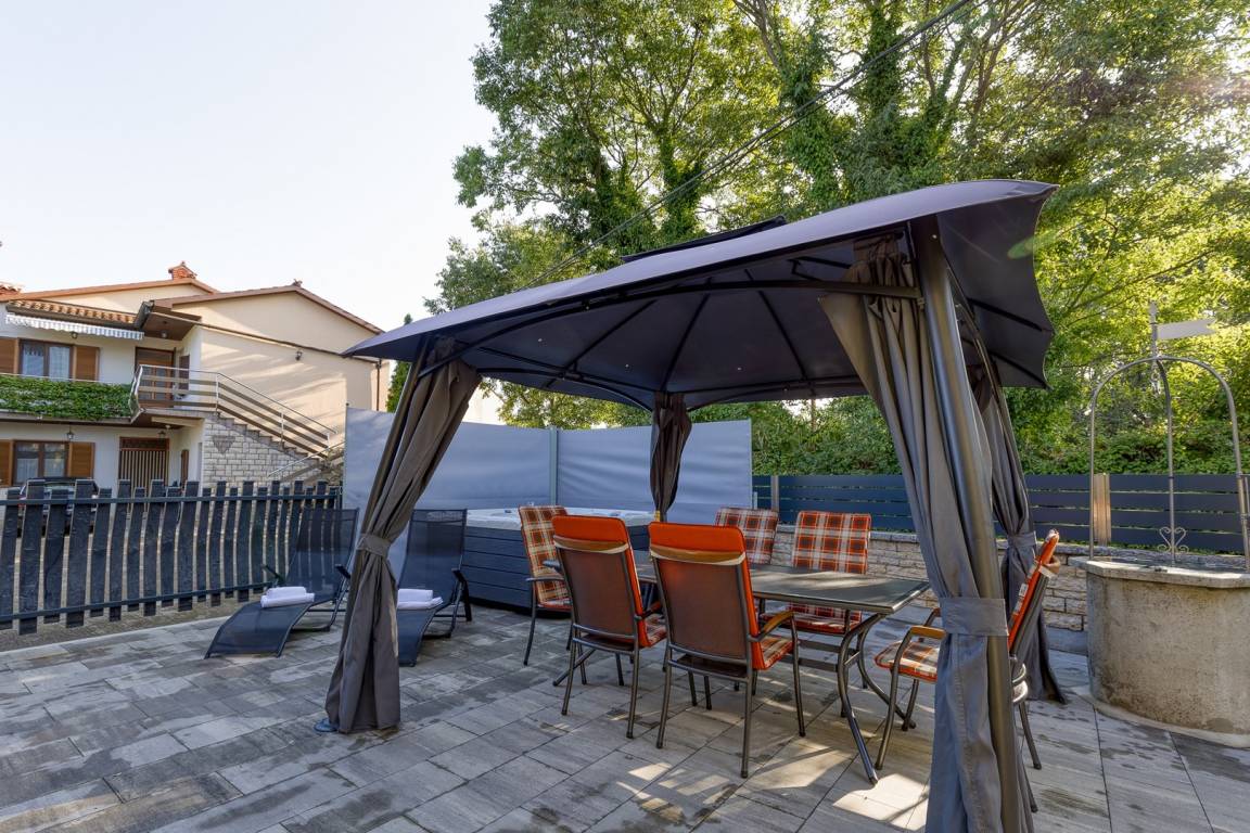 120 M² House ∙ 3 Bedrooms ∙ 8 Guests - Croatia