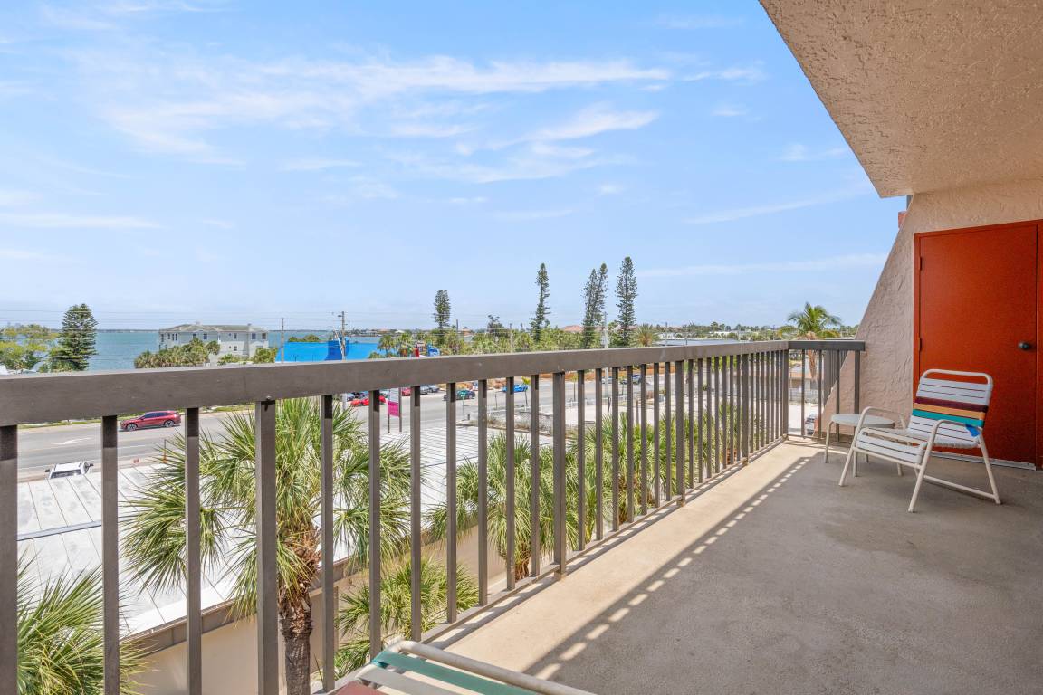 106 M² Condo ∙ 2 Bedrooms ∙ 6 Guests - St. Pete Beach, FL