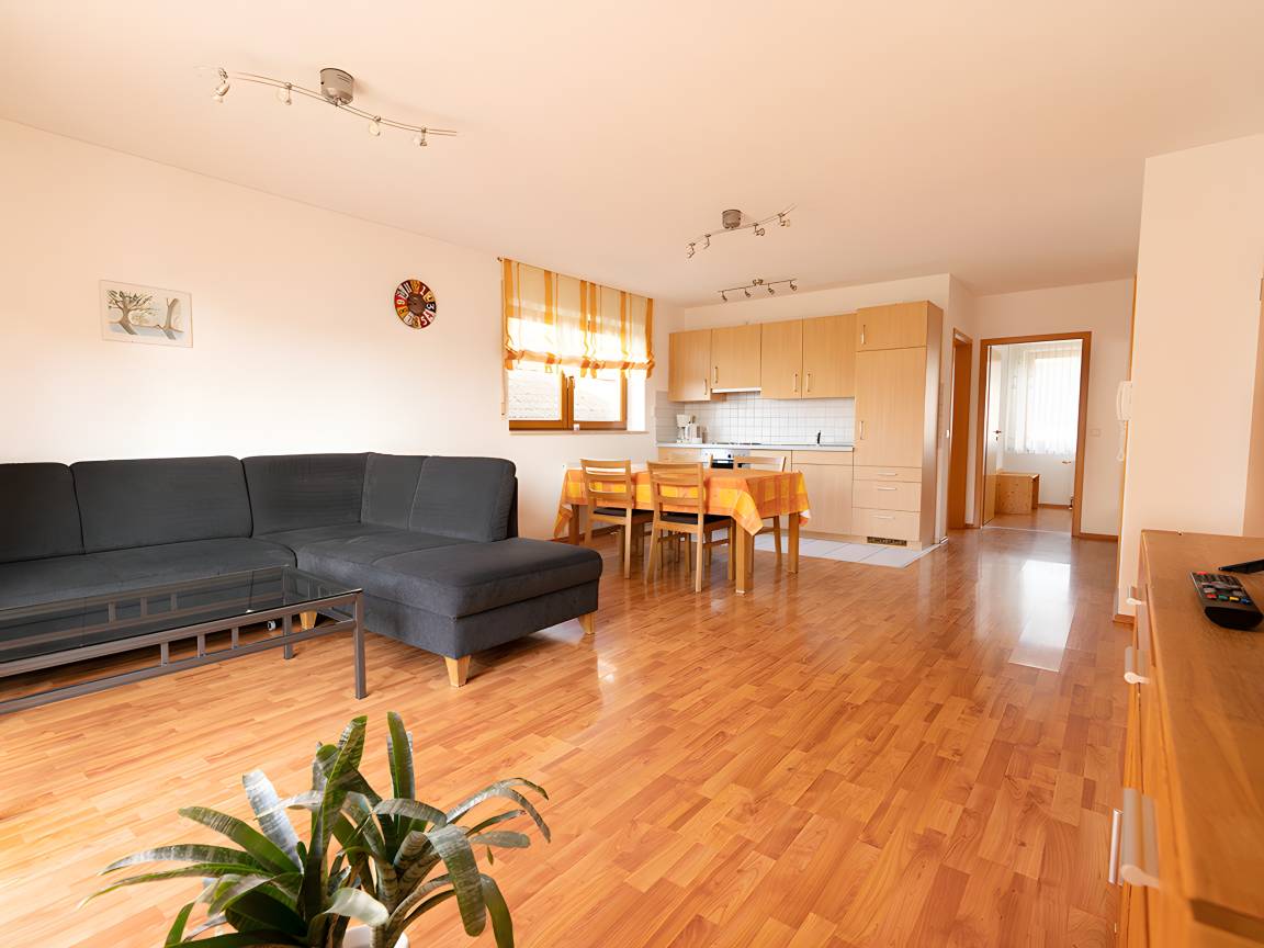 57 M² Ferienwohnung ∙ 2 Schlafzimmer ∙ 4 Gäste - Langenau