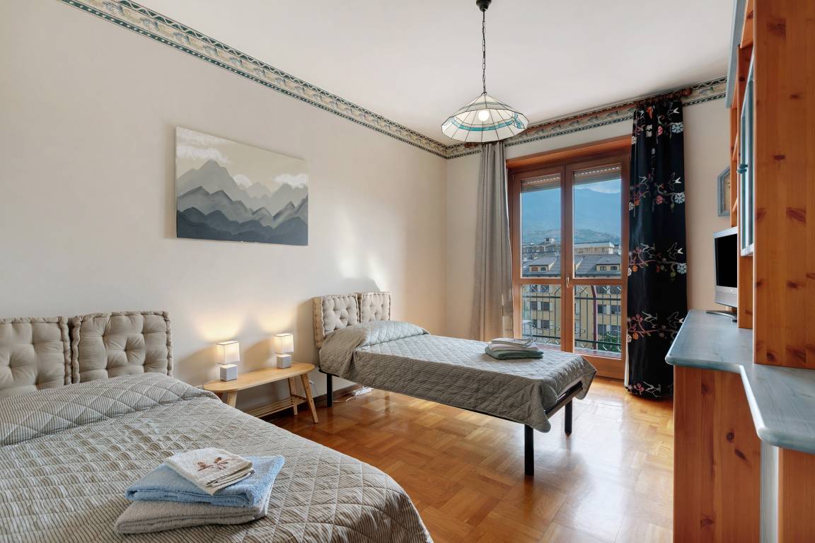 120 M² Appartement ∙ 2 Slaapkamers ∙ 6 Gasten - Aosta