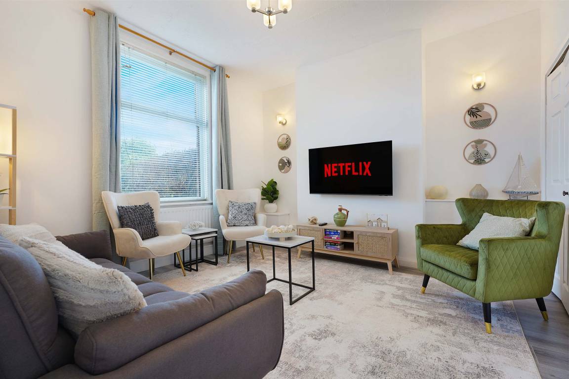 Apartment ∙ 3 Bedrooms ∙ 6 Guests - Durham