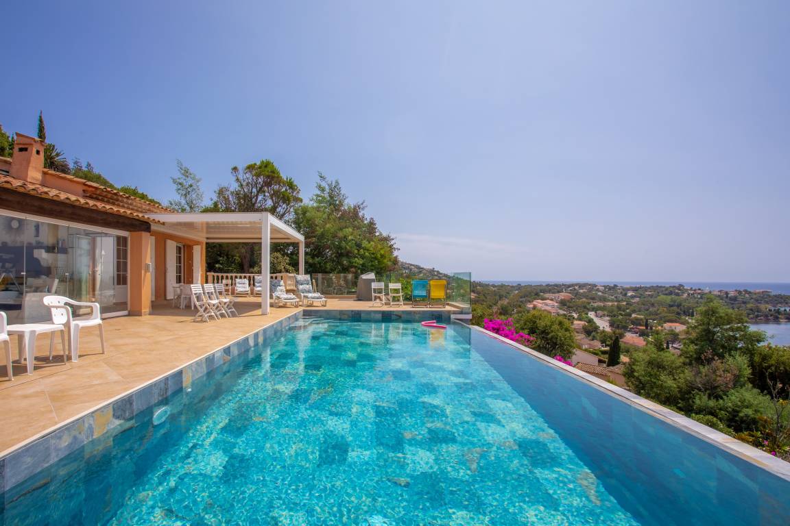 25 M² Studio ∙ 2 Personnes - Agay