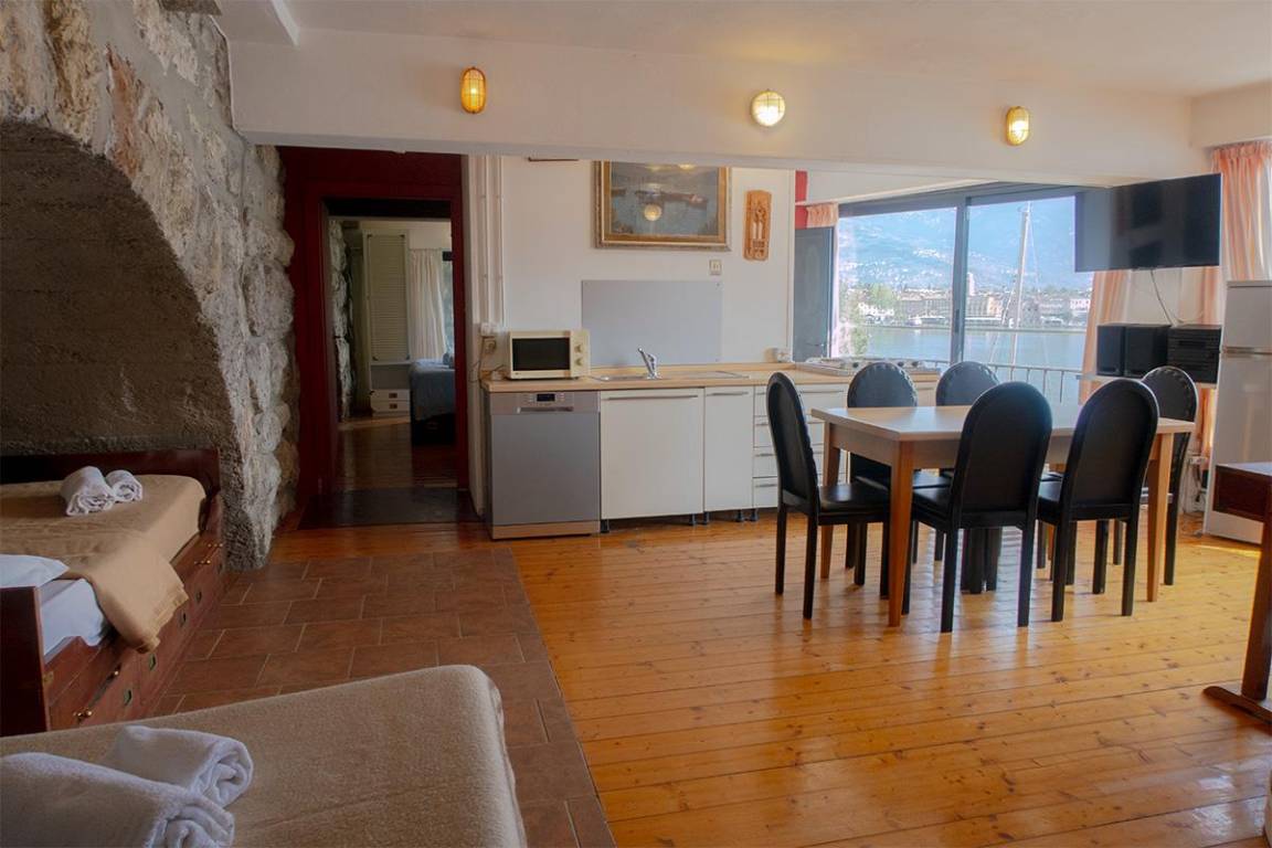 75 M² Apartment ∙ 2 Bedrooms ∙ 5 Guests - Riva del Garda