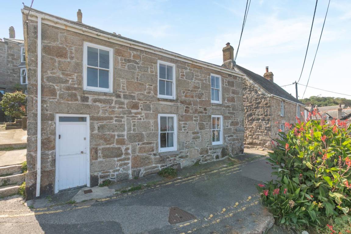 Cottage ∙ 4 Bedrooms ∙ 8 Guests - Penzance