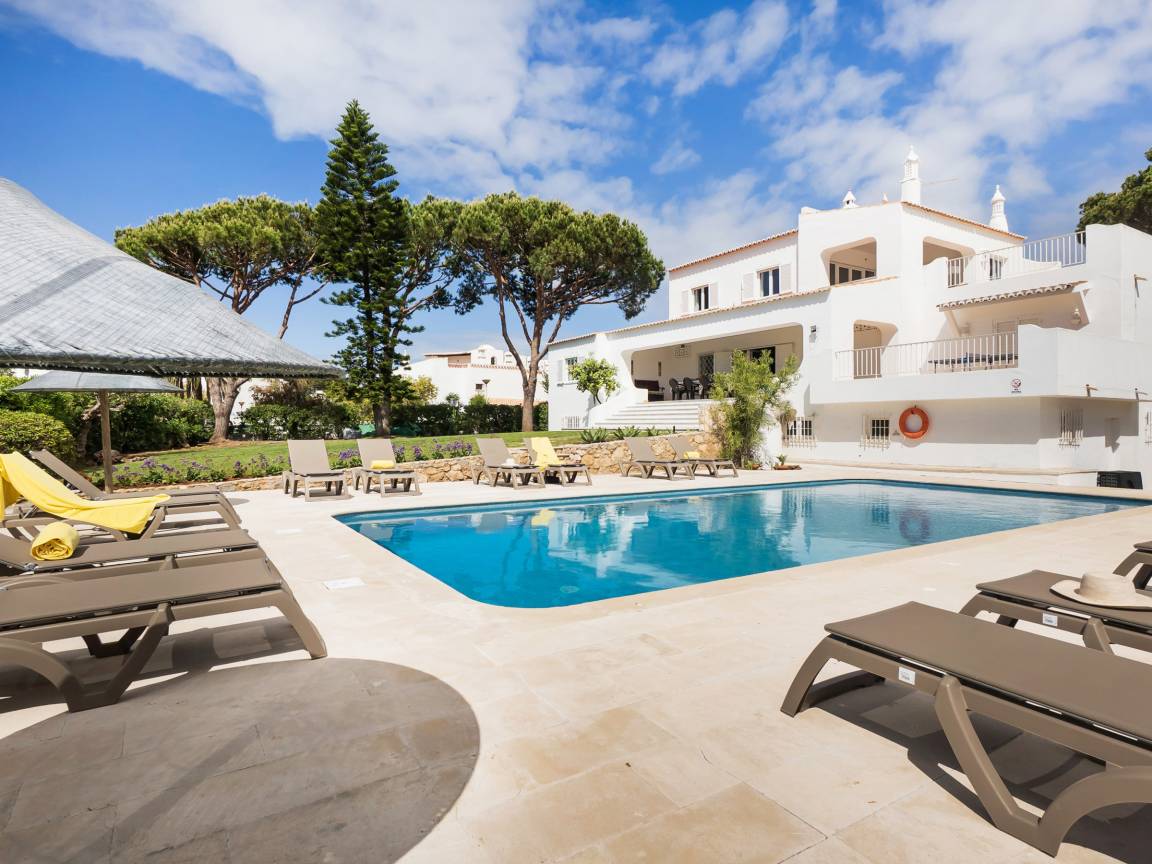 300 M² Vivenda ∙ 7 Quartos ∙ 16 Hóspedes - Algarve