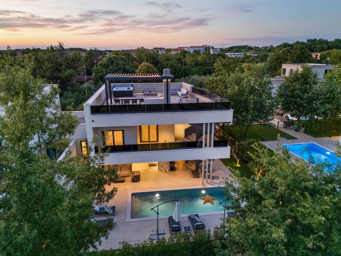 202 M² Villa ∙ 3 Slaapkamers ∙ 6 Gasten - Novigrad