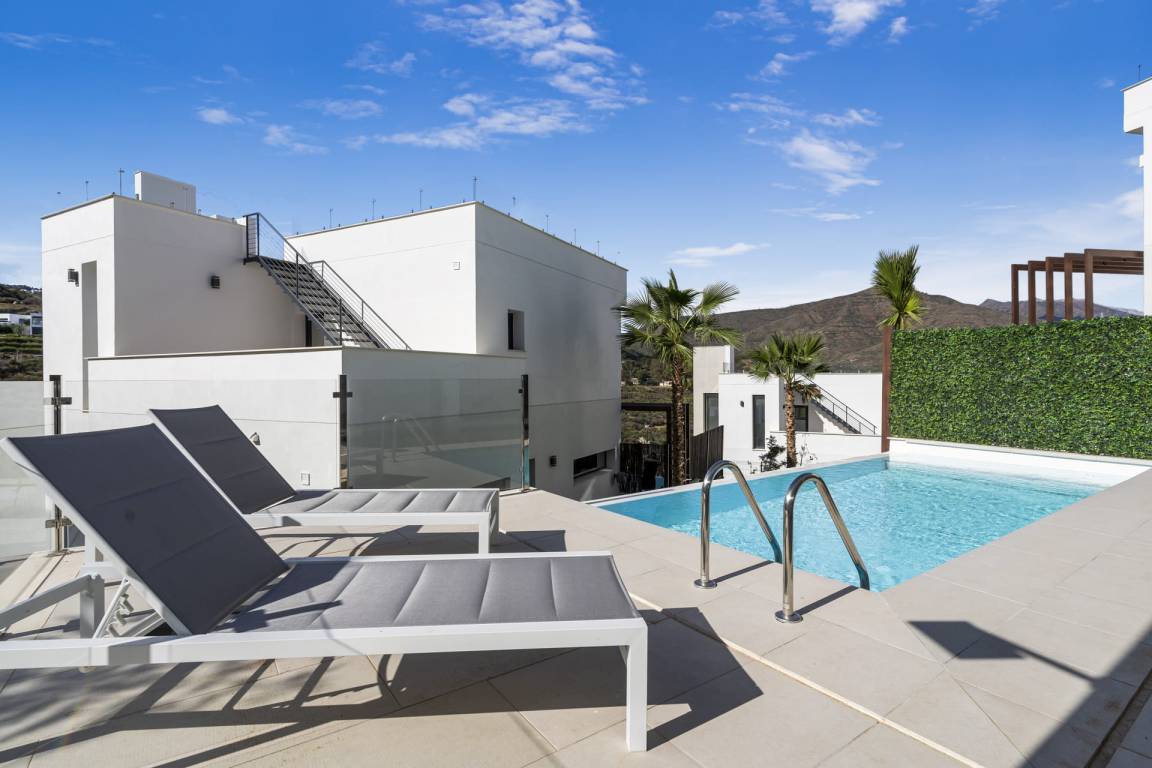 200 M² Villa ∙ 4 Bedrooms ∙ 6 Guests - Sitio de Calahonda
