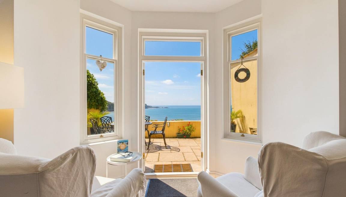 135 M² Apartment ∙ 2 Bedrooms ∙ 4 Guests - Tenby
