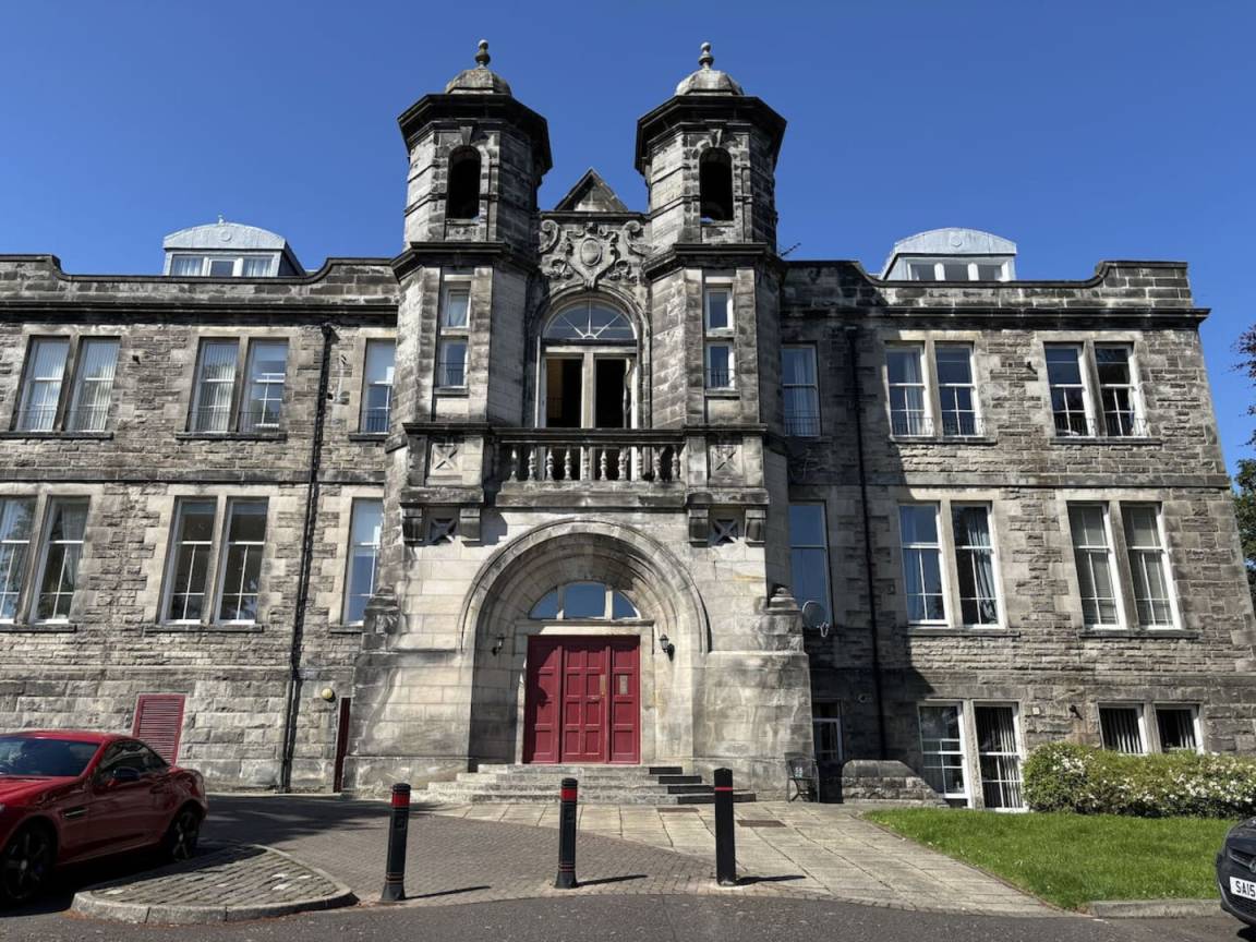 70 M² Apartment ∙ 2 Bedrooms ∙ 4 Guests - Dunfermline
