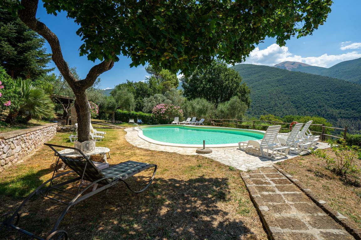 500 M² Agriturismo ∙ 9 Camere Da Letto ∙ 19 Ospiti - Umbria
