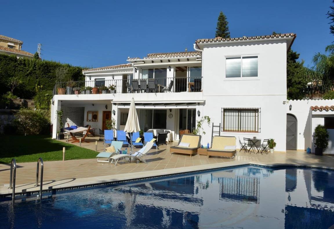 300 M² Villa ∙ 5 Chambres ∙ 15 Personnes - Marbella