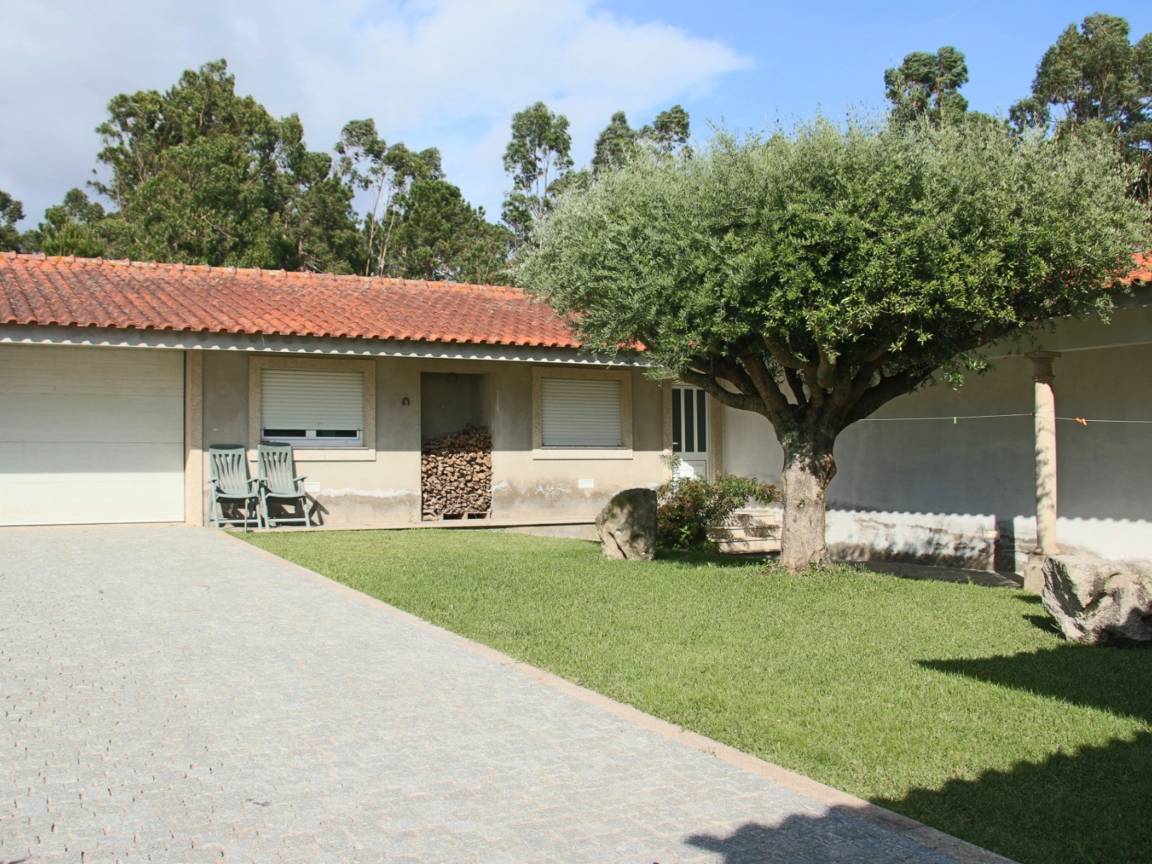 300 M² Villa ∙ 4 Slaapkamers ∙ 8 Gasten - Esposende
