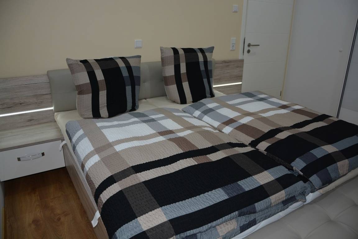 220 m² Ferienhaus ∙ 6 Schlafzimmer ∙ 16 Gäste – Bild 15