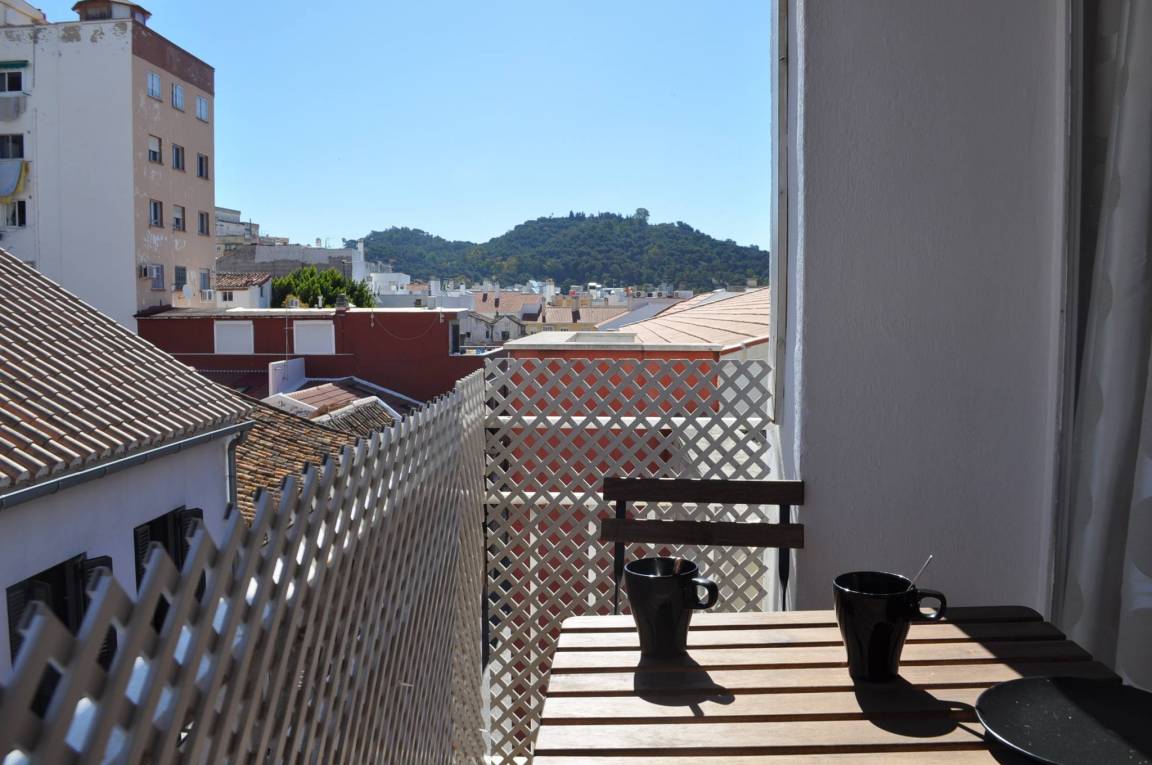 80 M² Apartamento ∙ 3 Habitaciones ∙ 5 Huéspedes - Málaga