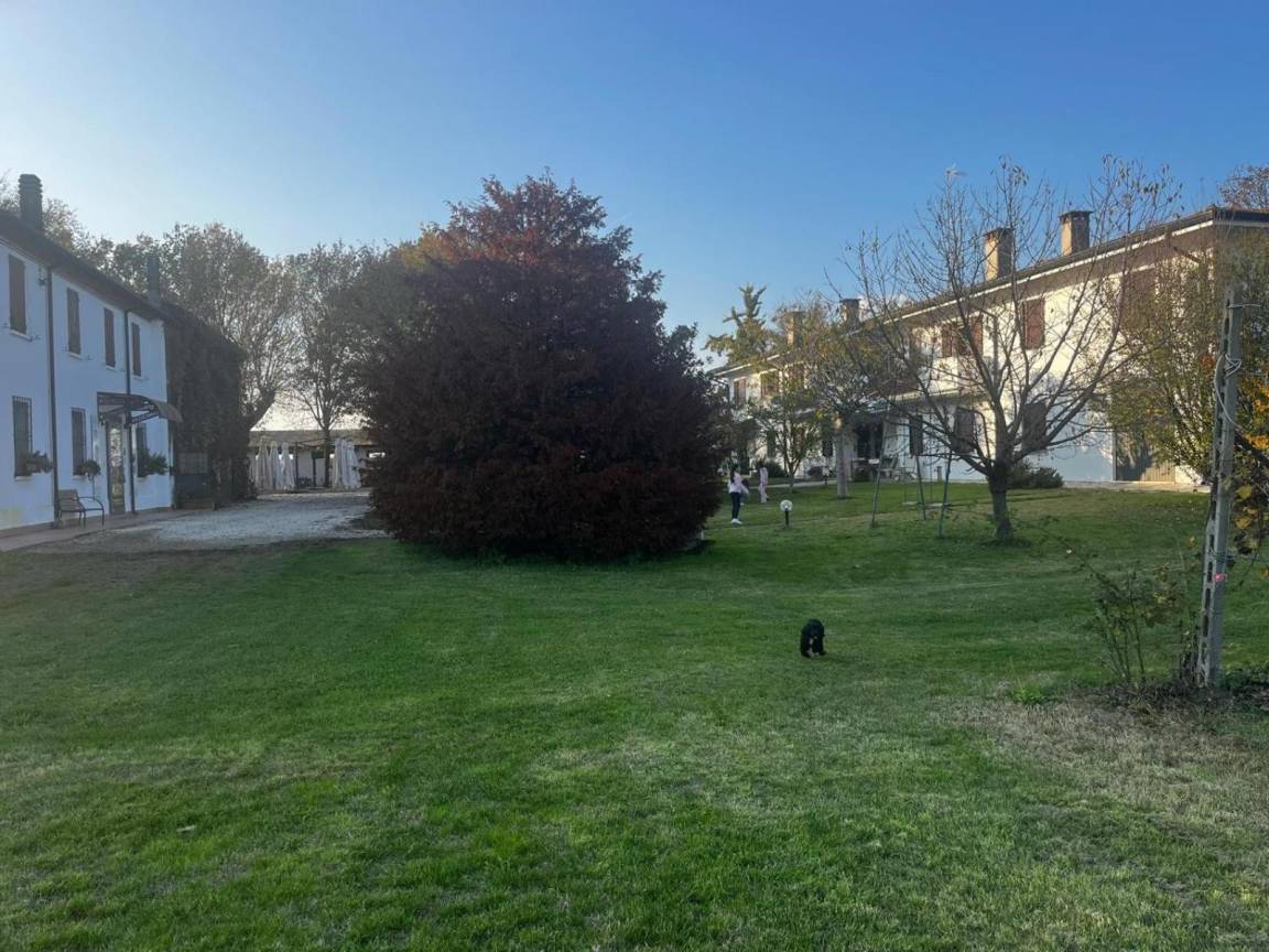 250 M² Apartment ∙ 4 Bedrooms ∙ 9 Guests - Mantua