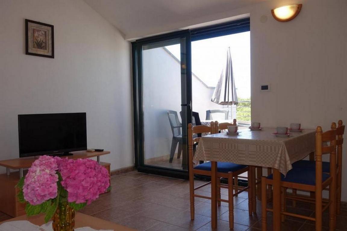 35 M² Appartement ∙ 1 Slaapkamer ∙ 4 Gasten - Nin