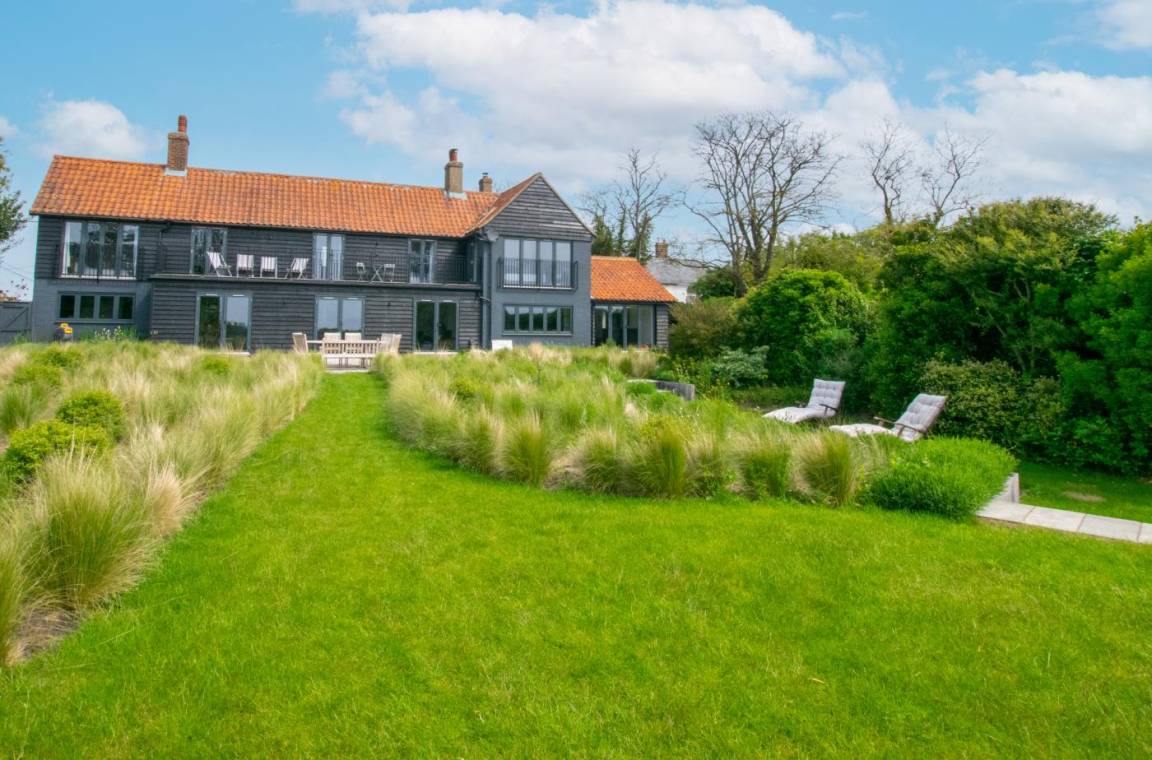 Cottage ∙ 5 Bedrooms ∙ 10 Guests - Southwold