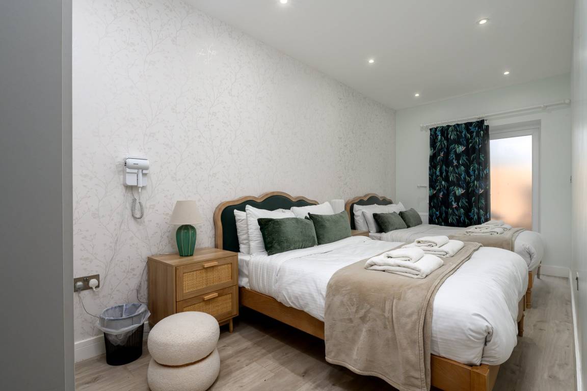 65 M² Apartment ∙ 2 Bedrooms ∙ 6 Guests - Hounslow