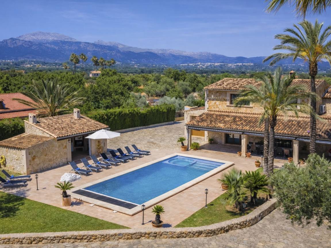 450 M² House ∙ 5 Bedrooms ∙ 9 Guests - Inca