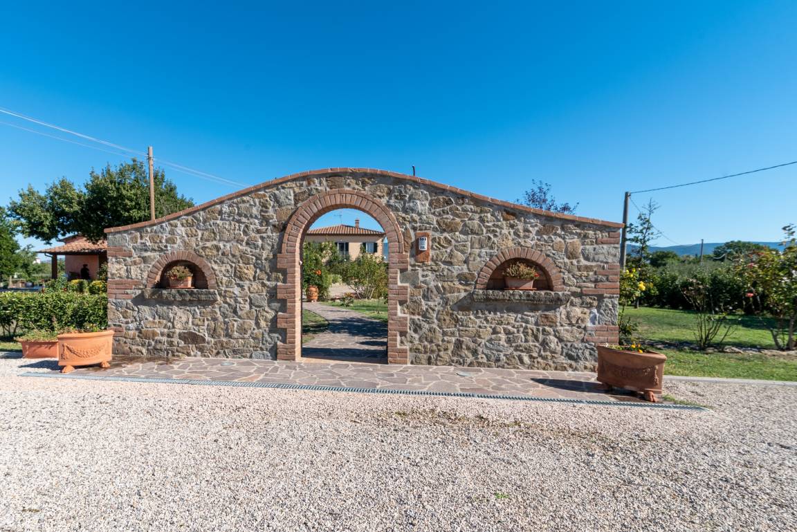Casale a Cortona con giardino, barbecue e terrazza