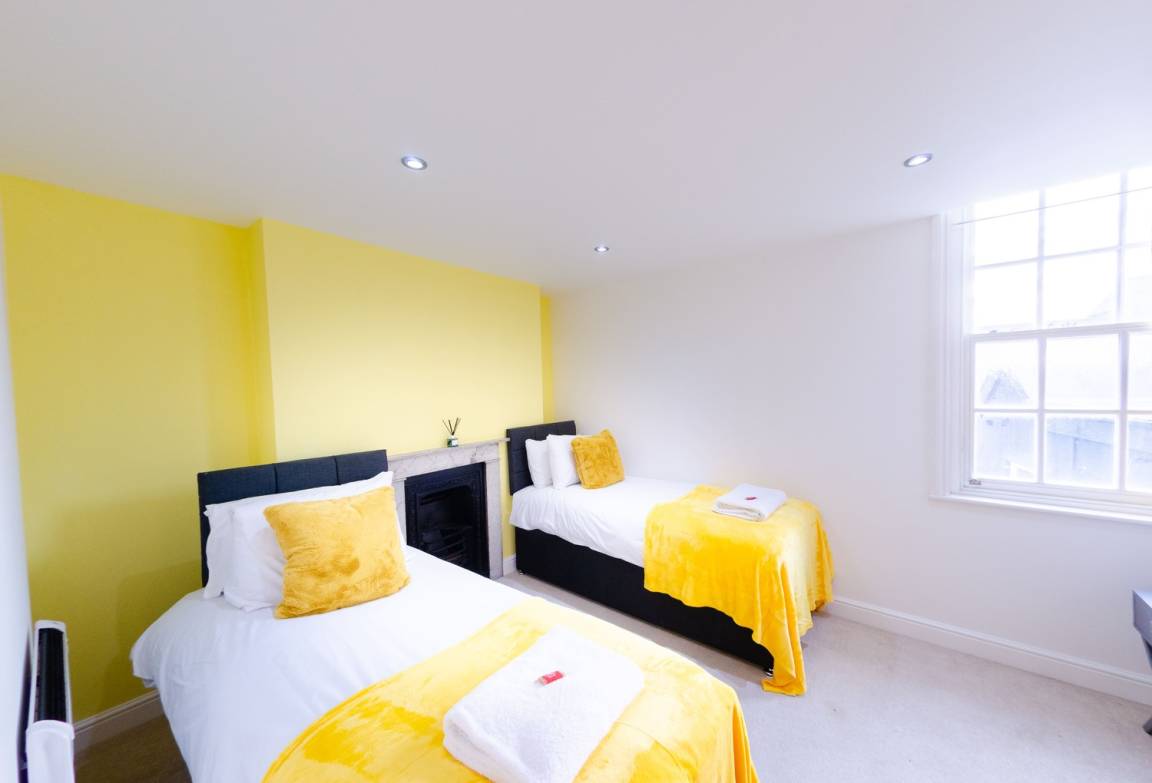 House ∙ 2 Bedrooms ∙ 6 Guests - Essex