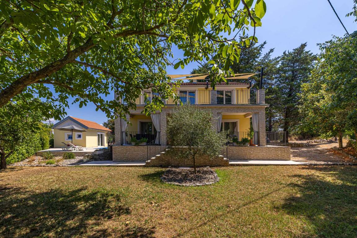 120 M² Talo ∙ 3 Makuuhuonetta ∙ 8 Vierasta - Krk