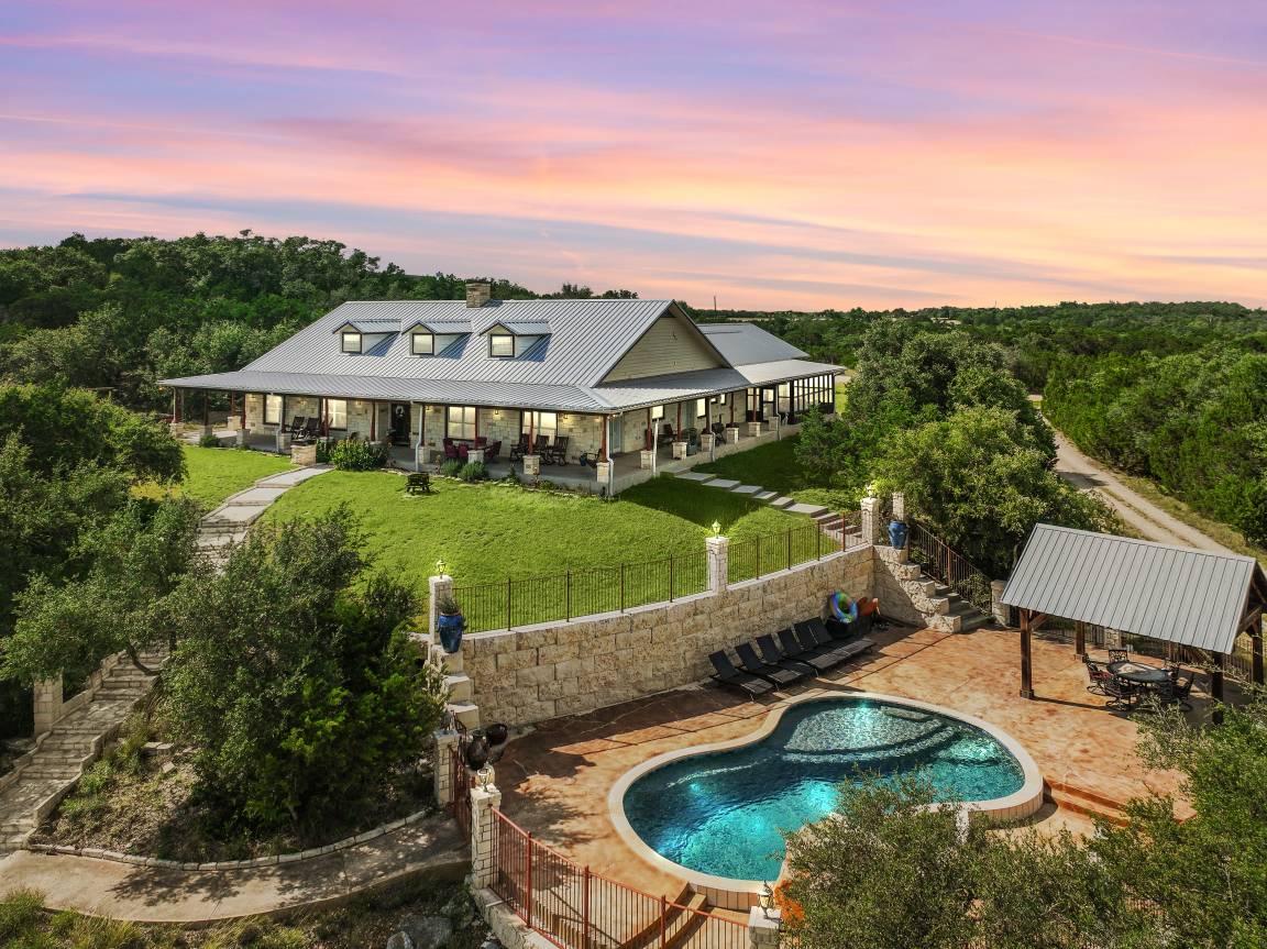 353 M² House ∙ 5 Bedrooms ∙ 10 Guests - Dripping Springs, TX