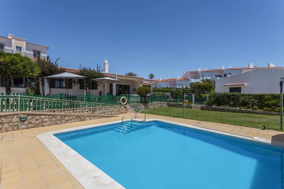 300 M² Villa ∙ 6 Slaapkamers ∙ 12 Gasten - Guia