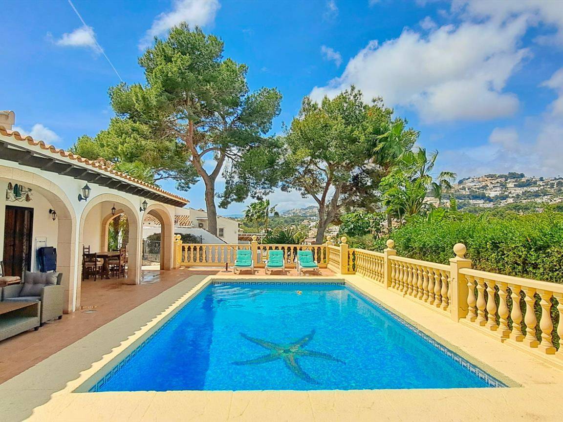 203 M² Villa ∙ 4 Schlafzimmer ∙ 8 Gäste - Moraira