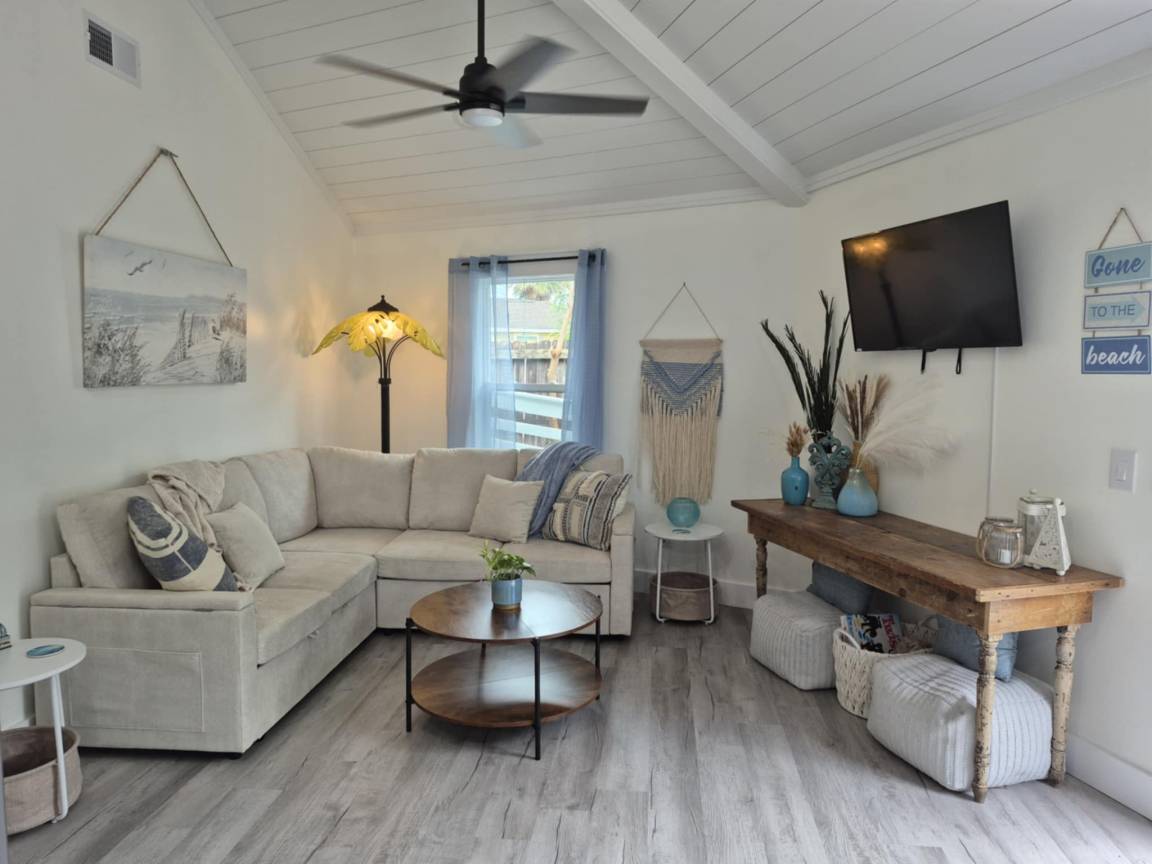 House ∙ 2 Bedrooms ∙ 4 Guests - Lower Grand Lagoon, FL