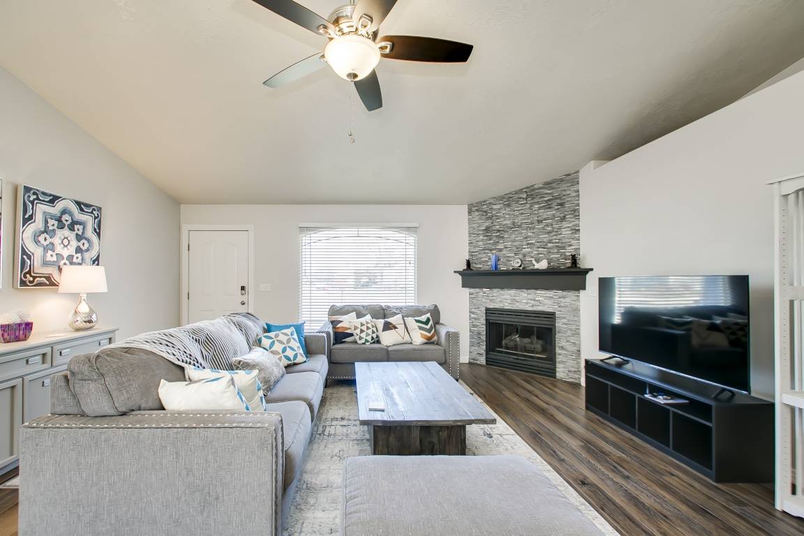 128 M² House ∙ 3 Bedrooms ∙ 6 Guests - Meridian, ID