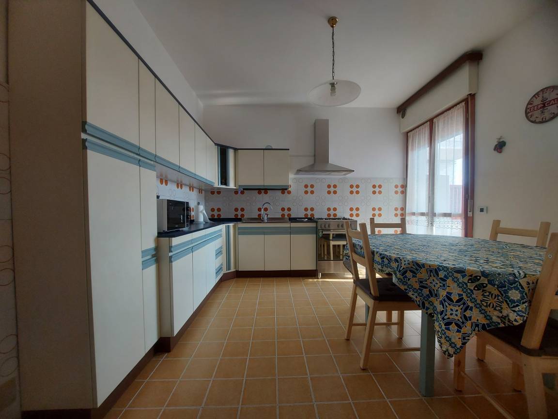 75 M² Talo ∙ 2 Makuuhuonetta ∙ 4 Vierasta - Maser