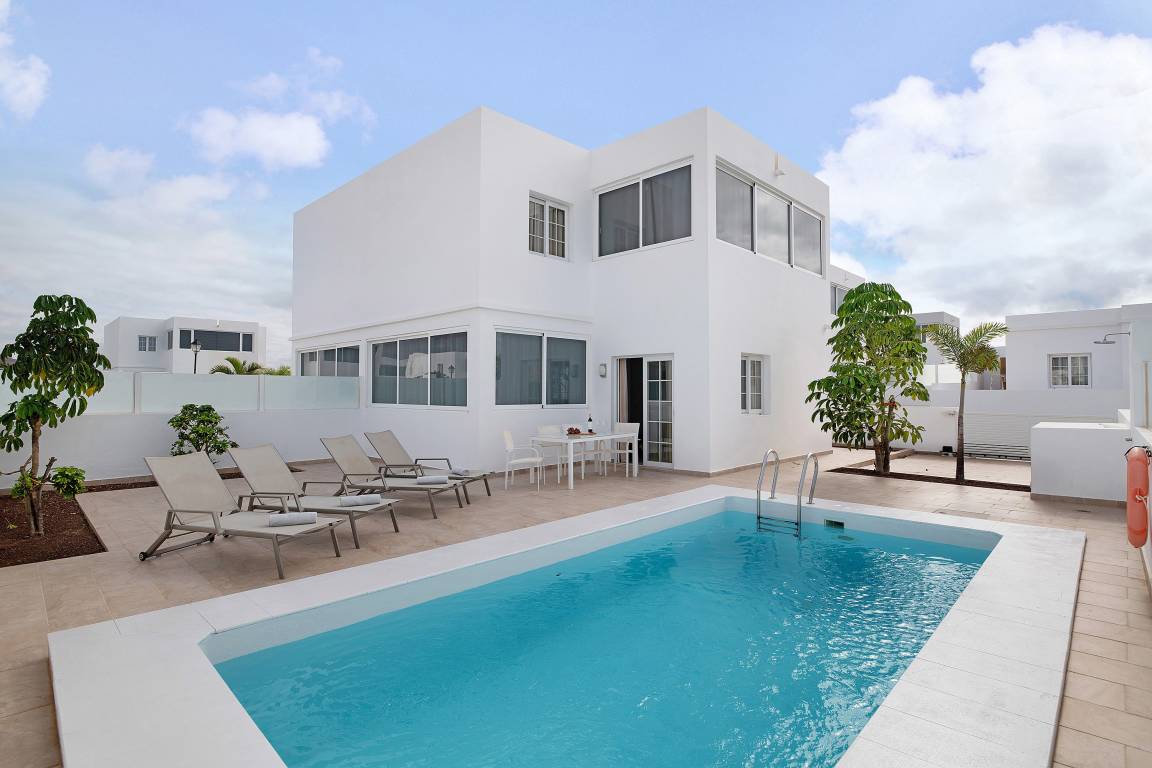 82 M² Villa ∙ 2 Chambres ∙ 4 Personnes - Playa Blanca