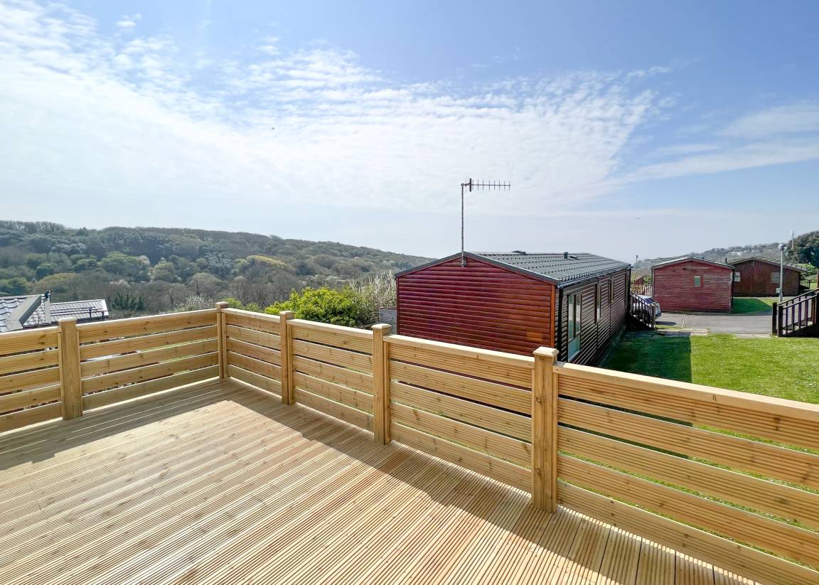 Caravan ∙ 2 Bedrooms ∙ 4 Guests - England