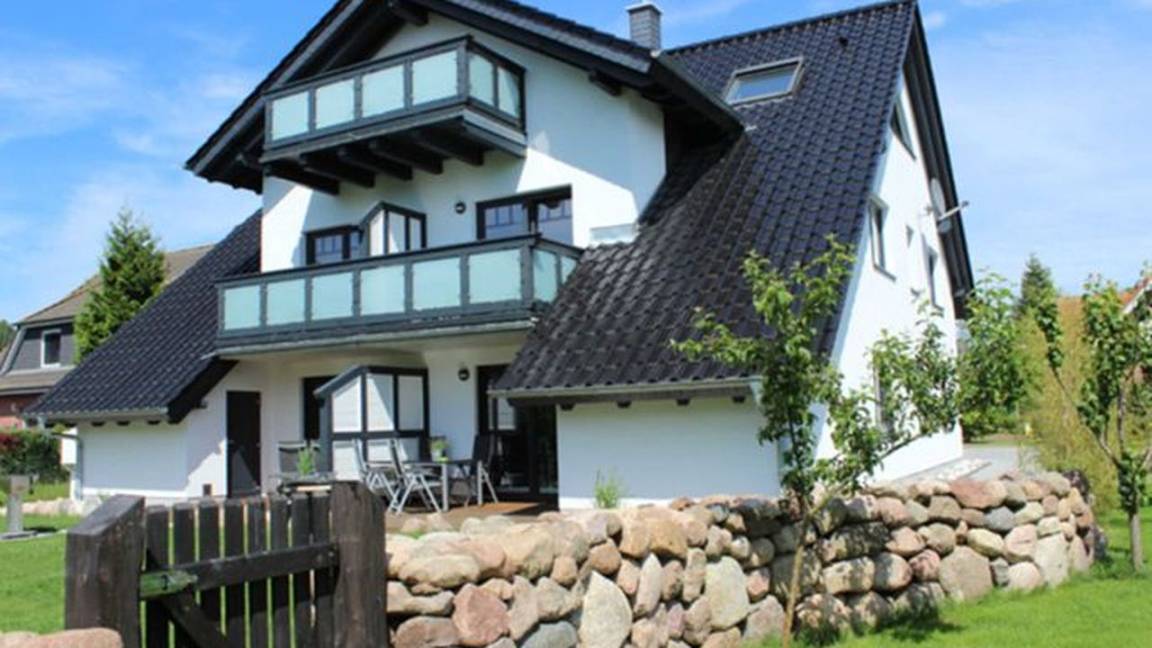 100 M² Ferienwohnung ∙ 1 Schlafzimmer ∙ 4 Gäste - Wolgast