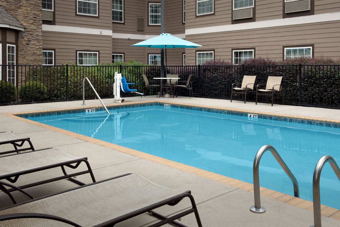 Hotel ∙ 1 Bedroom ∙ 4 Guests - Greenville, SC