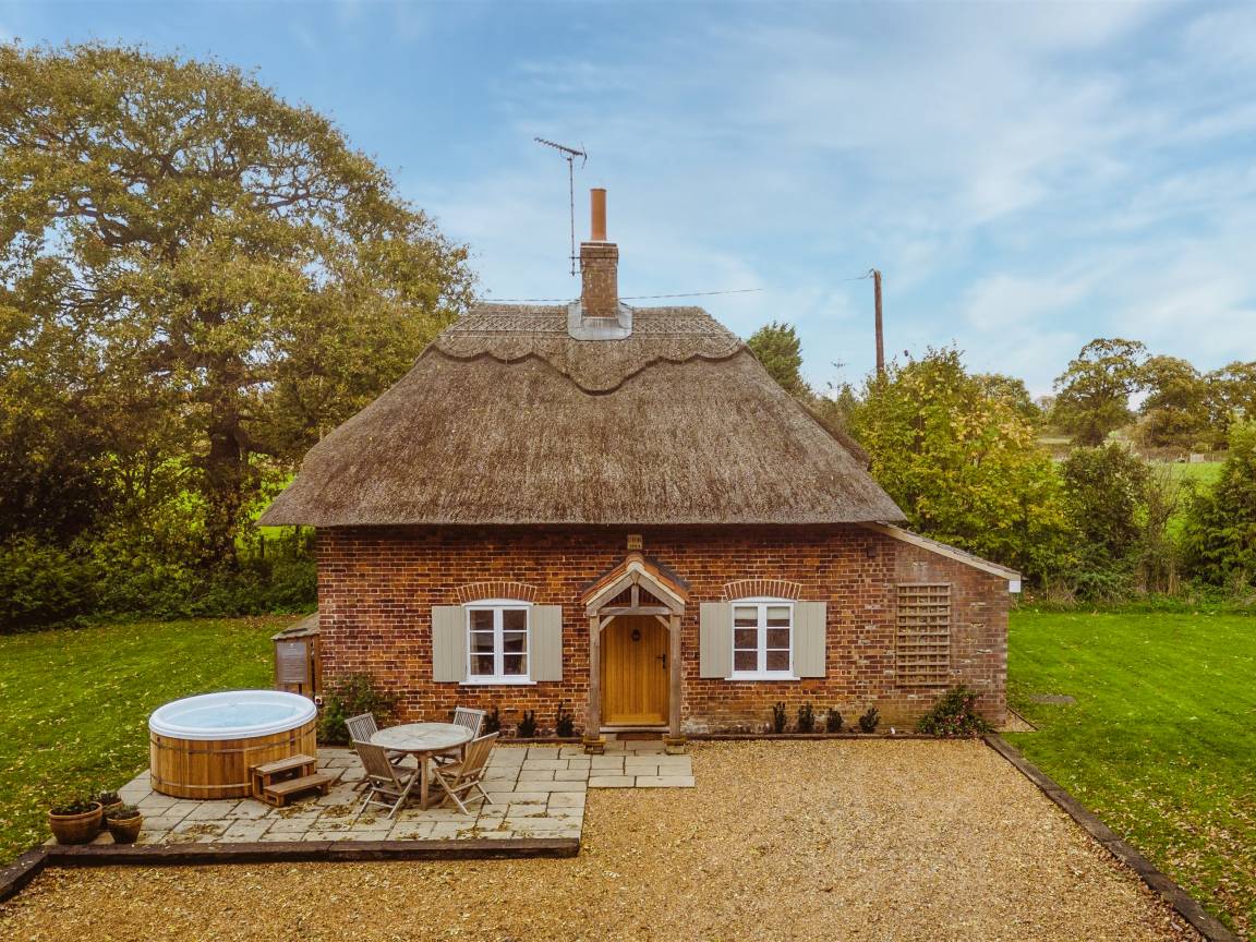 Cottage ∙ 2 Bedrooms ∙ 4 Guests - Norwich