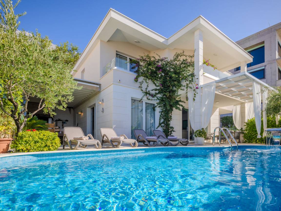 300 M² Maison De Vacances ∙ 4 Chambres ∙ 8 Personnes - Brela