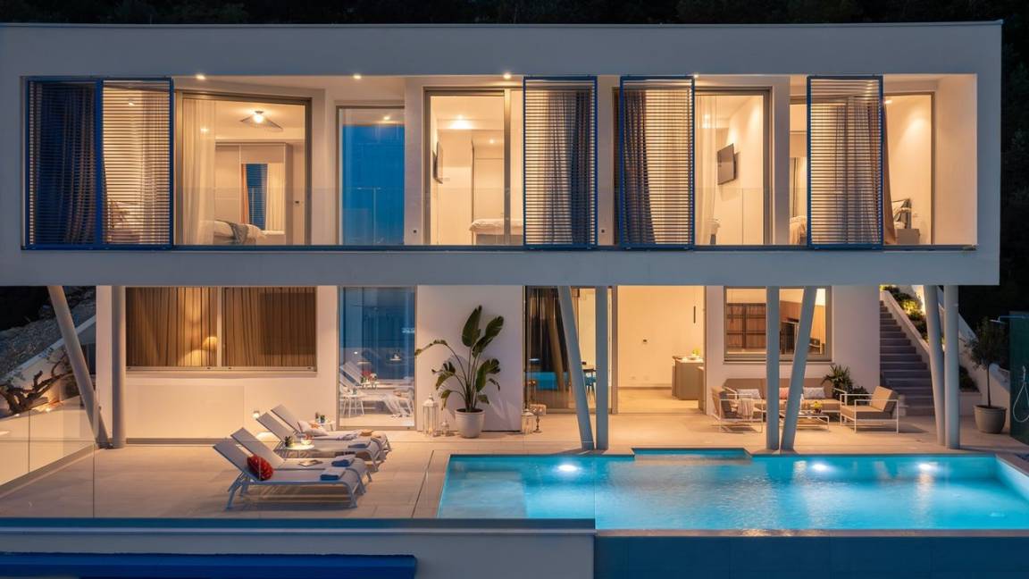 290 M² Ferienwohnung ∙ 4 Schlafzimmer ∙ 8 Gäste - Omiš