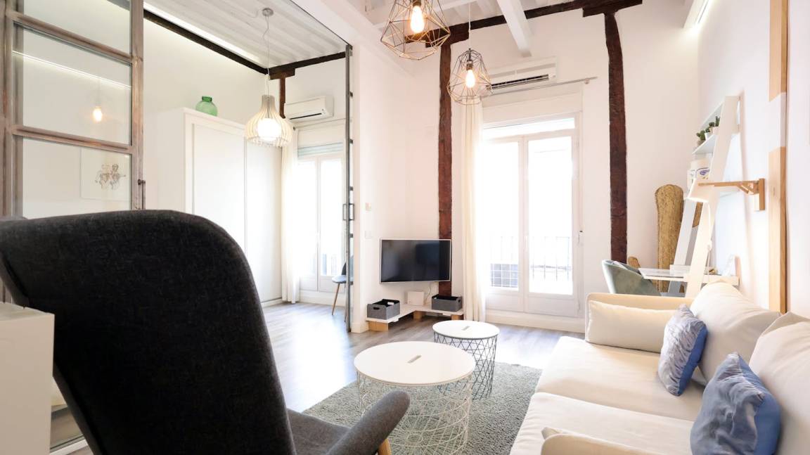 76 M² Apartment ∙ 2 Bedrooms ∙ 3 Guests - Madrid