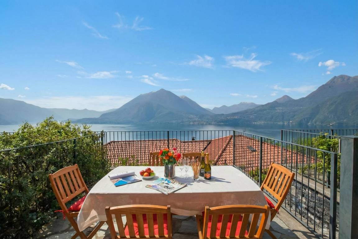 70 M² Apartment ∙ 2 Bedrooms ∙ 4 Guests - Menaggio