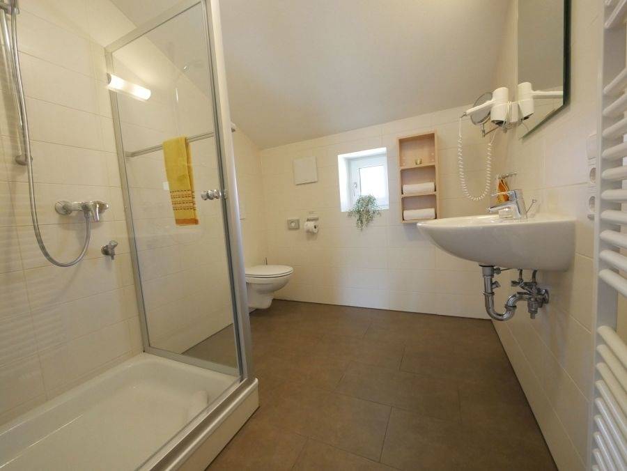 70 m² Ferienwohnung ∙ 2 Schlafzimmer ∙ 4 Gäste – Bild 3