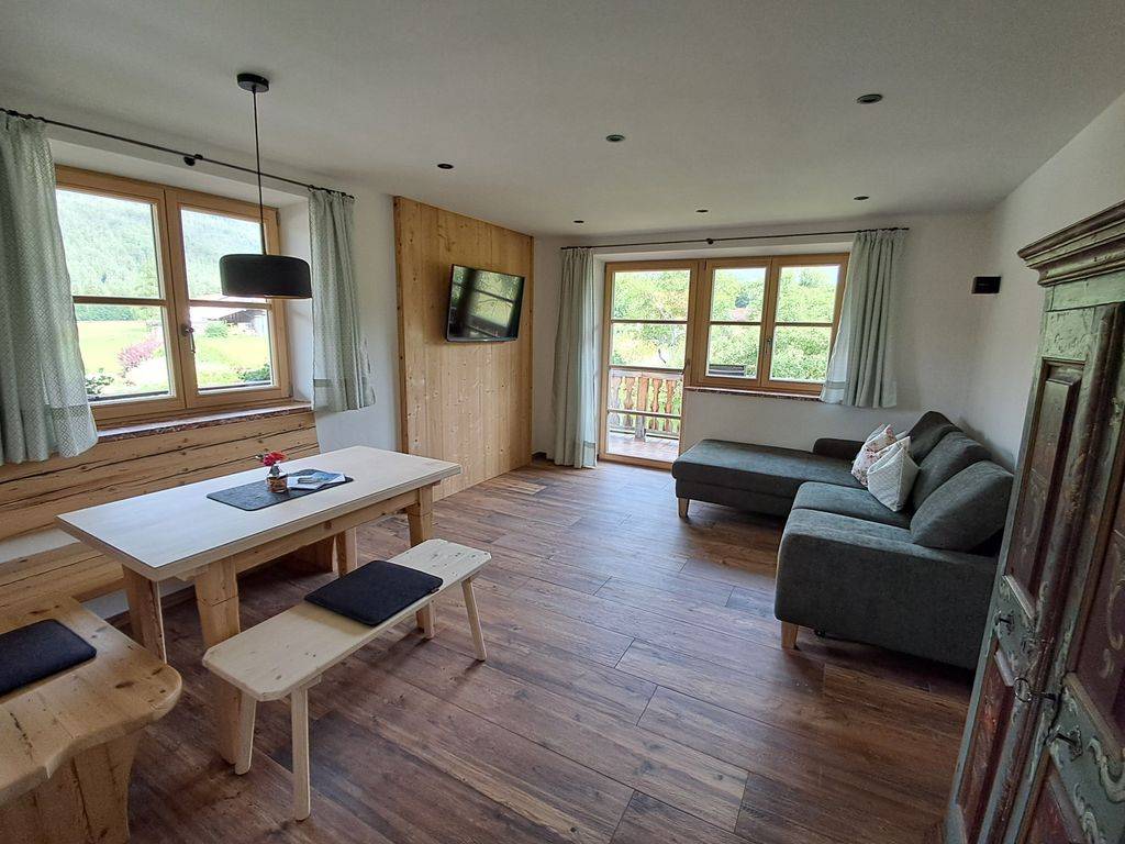 53 M² Ferienwohnung ∙ 2 Schlafzimmer ∙ 3 Gäste - Kreuth