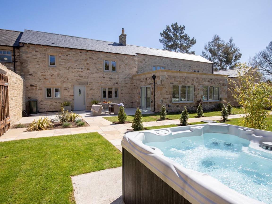 Cottage ∙ 6 Bedrooms ∙ 12 Guests - Yorkshire