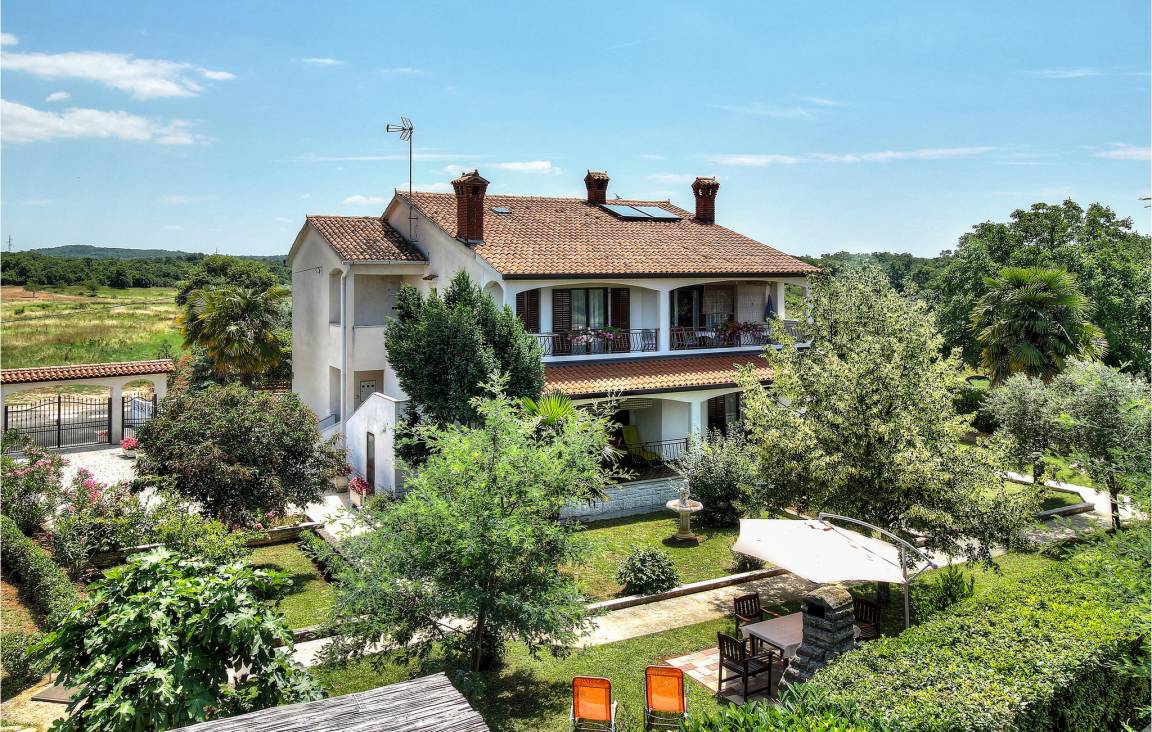 65 M² Appartamento Vacanza ∙ 2 Camere Da Letto ∙ 5 Ospiti - Parenzo