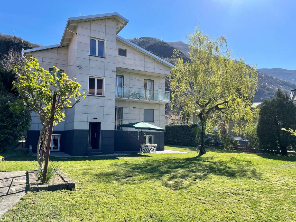 160 M² Apartamento ∙ 2 Habitaciones ∙ 6 Huéspedes - Dervio