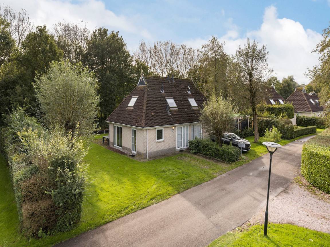64 M² Huis ∙ 1 Slaapkamer ∙ 5 Gasten - Drachten