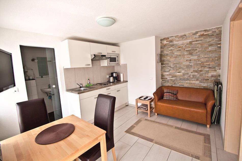 30 M² Ferienwohnung ∙ 1 Schlafzimmer ∙ 2 Gäste - Konz